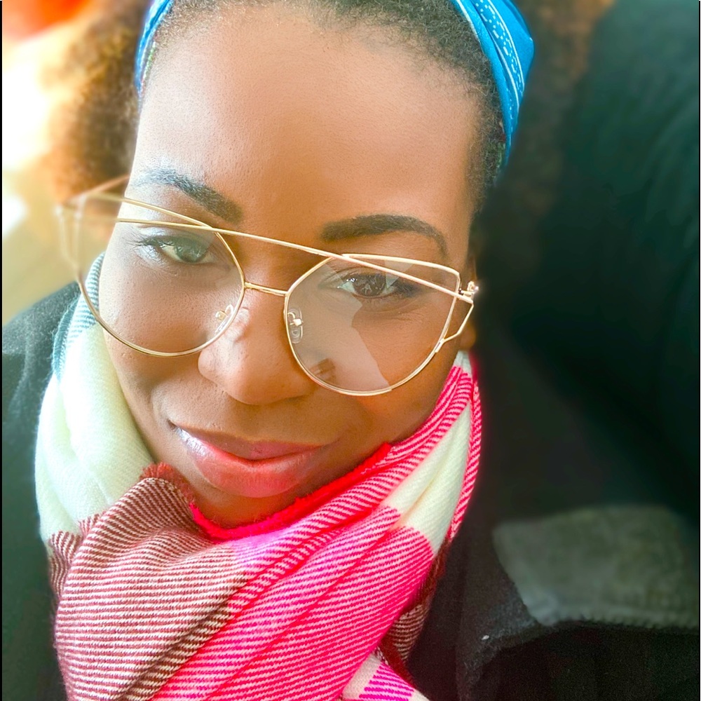 Meet your Posher, Trini